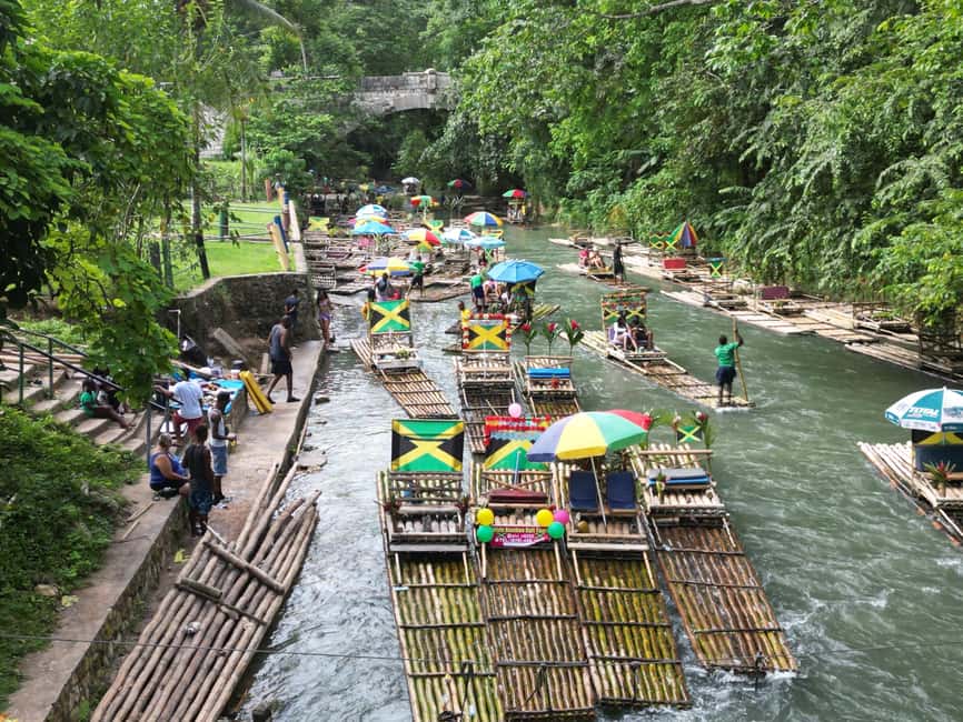 Montegobay: Rafting Tour with Limestone Massage - Meeting your raftsman at Lethe Rafting Village