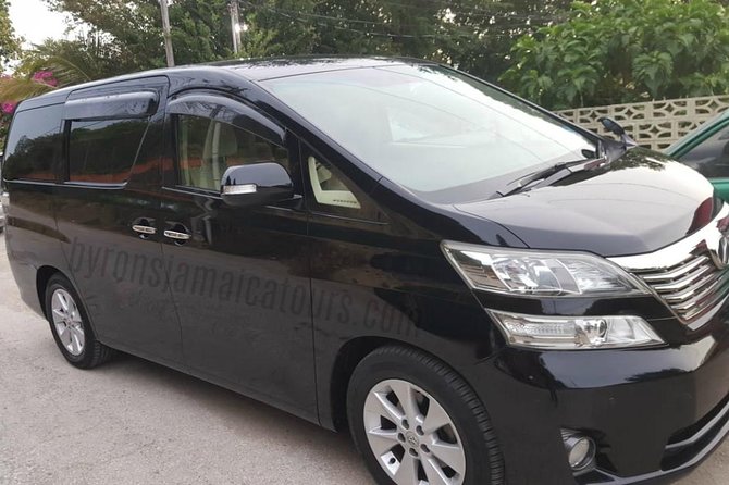 Negril Airport Transfer - Leaving Sangster International Airport without the taxi scramble