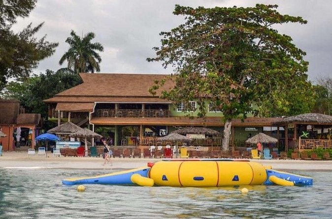 Negril Beach Break and Ricks Cafe - Montego Bay Cruise Port - What makes Rick’s Cafe worth the stop