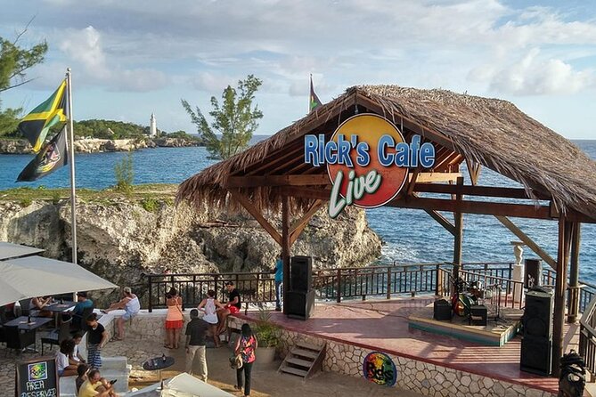 Negril Beach, Ricks Cafe and Margaritaville from Montego Bay - Key points at a glance