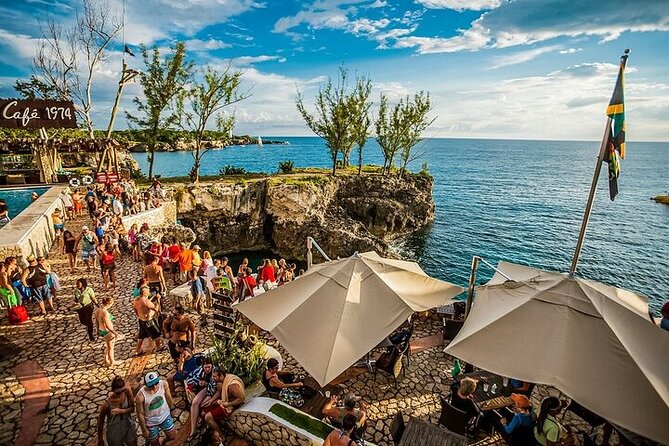 Negril Beach, Ricks Cafe and Margaritaville from Montego Bay - Rick’s Café and the Negril cliffs