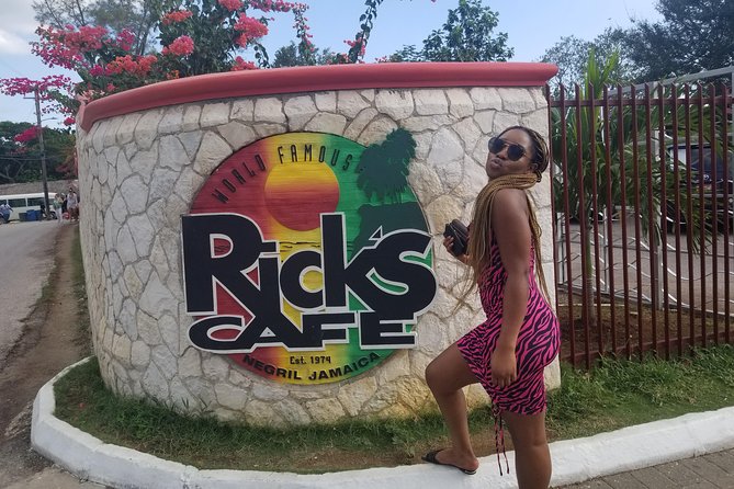 Negril Seven Miles Beach Day and Rick's Cafe Sunset Private Tour - A useful lunch choice: lobster, patties, or local snacks