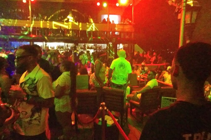 Night-life Party Club 2727 pick up and drop off in Montego Bay - Arriving at waterfront Club 2727