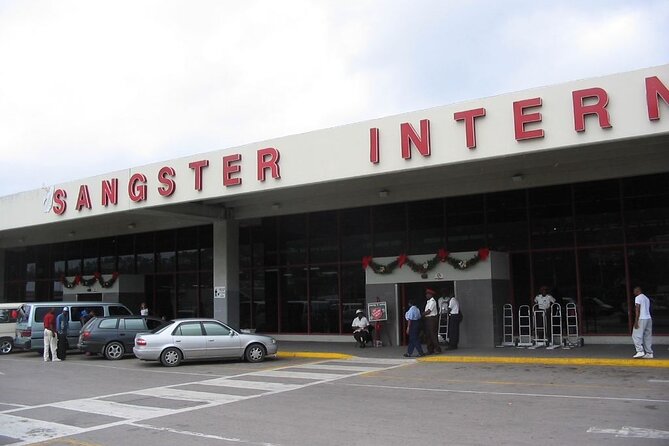 Ocean Coral Spring or Ocean Eden Bay Private Airport Transfer - Finding your driver at Sangster Airport