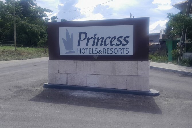 Princess Senses The Mangrove Airport Transfers - Meeting your driver after landing in Montego Bay