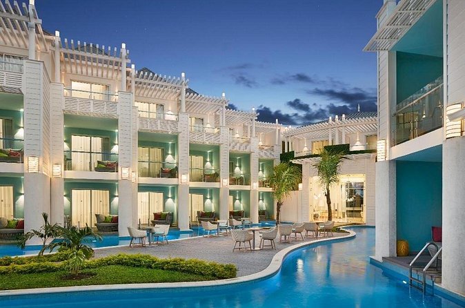 Private Airport Transfer to Azul Beach Resort Negril - Comfort, luggage, and small arrival touches