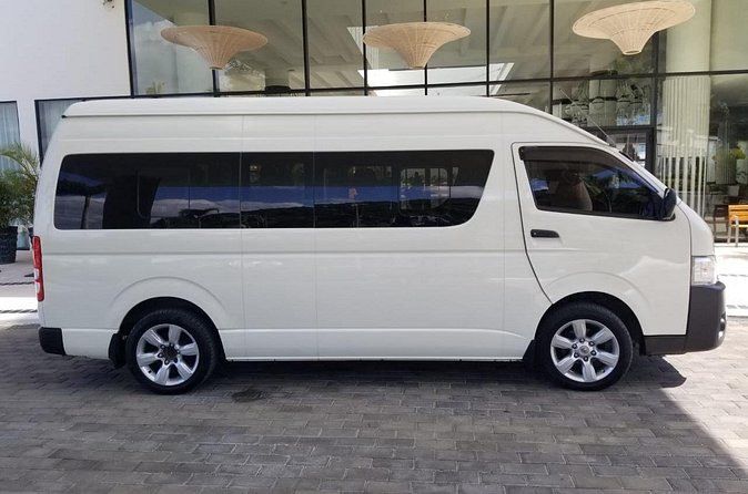 Private Airport Transfer to Hyatt Rose Hall Resort - Inside the private ride to Hyatt Rose Hall