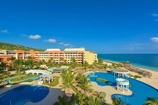 Private Airport Transfer to Iberostar Rose Hall Resort - The driver experience and personal service