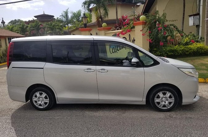 Private Airport Transfer to Jewel Grande Montego Bay Resort - Luggage help is more than a small courtesy