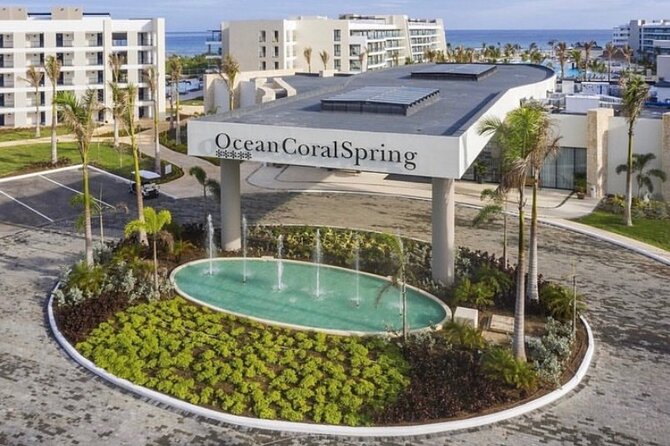 Private Airport Transfer to or from Ocean Coral Spring Resort - A calm start at Montego Bay Airport