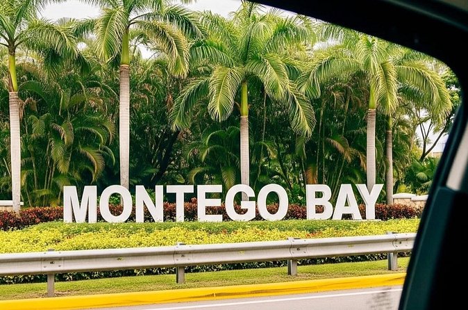 Private Airport Transfers in Montego Bay - Drivers who set the tone for the arrival