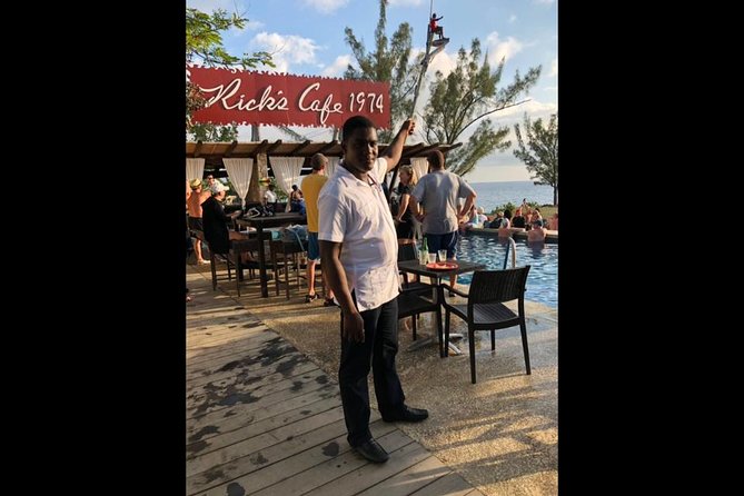 Private and Customized Tour to Negril From Montego Bay - From Montego Bay to Negril in a private minivan