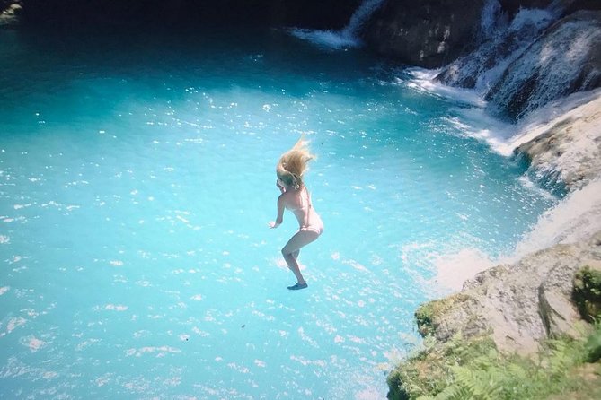 [PRIVATE] Dunn's River Falls, Blue Hole & Secret Falls w/Entrance - Food stops and the Jamaican road experience
