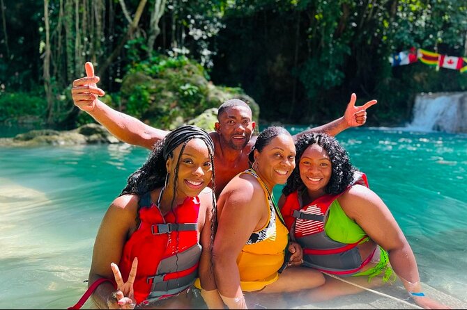 Private fun fill tour from Montego Bay to dunns river & blue hole - A private road day from Montego Bay to Ocho Rios