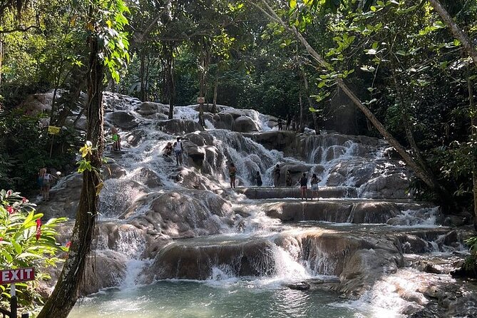 Private fun fill tour from Montego Bay to dunns river & blue hole - What the $98 price really covers