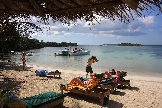 Private Half Moon Beach Tour from Montego Bay - What your private pickup adds
