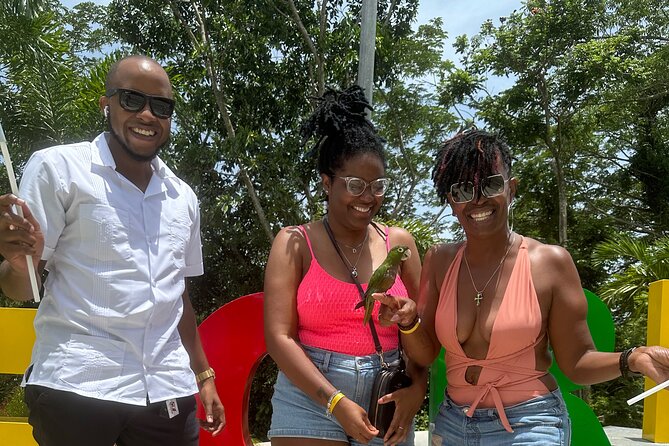 Private MBJ Airport Transfers to Hotels in Jamaica (Round Trip) - What the round trip means for your departure
