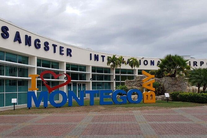 Private Montego Bay Jamaica Airport Transfer to Montego Bay Hotel - Comfort, Safety, and the First Look at Jamaica