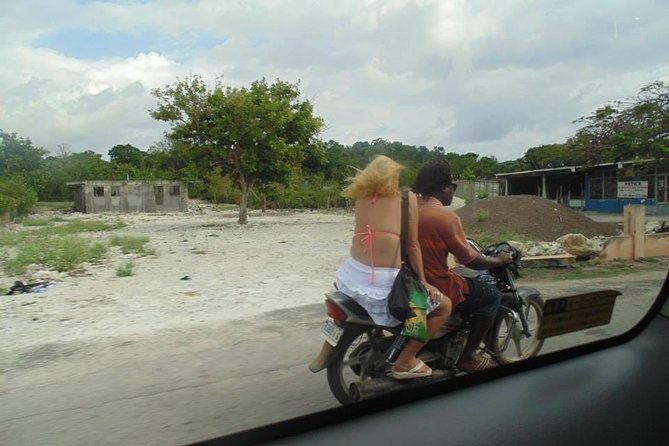 Private Negril Beach & Rick's Cafe Sunset Tour - Guides can make or break the day