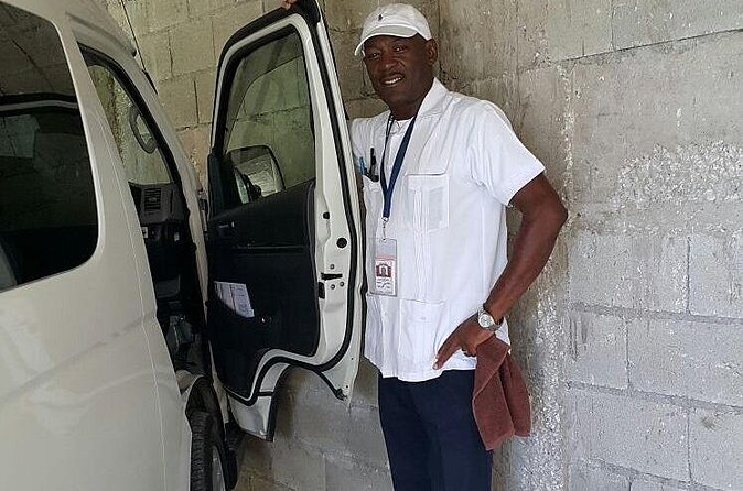 Private One-Way and Roundtrip Airport Transfer to Montego Bay Hotels - The driver can shape the experience