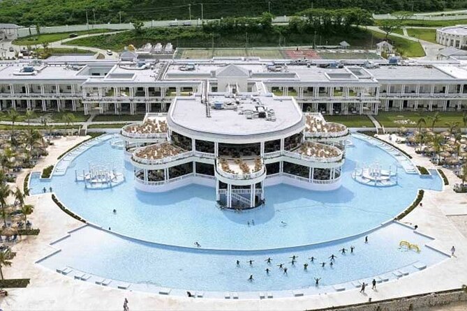 Private Sangster Airport Transfer to Grand Palladium Resort - A Private Vehicle Makes the Most Sense for Groups