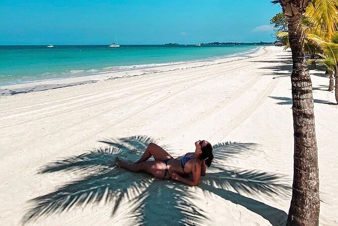 Private Tour Negril Beach and Rick's Cafe From Montego Bay - Booking, weather, and small practical details