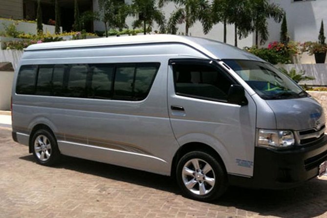 Private Transfer from Montego Bay Airport - Walking Out of Sangster Airport Without the Taxi-Line Fuss
