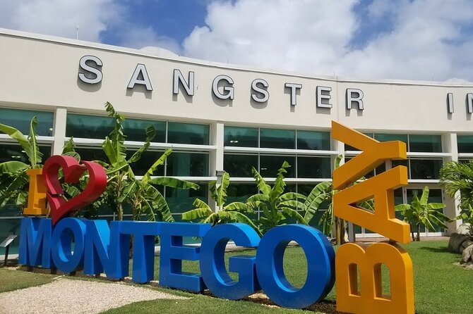 Private Transfer from Montego Bay Airport to Falmouth Area - A calm first hour in Jamaica