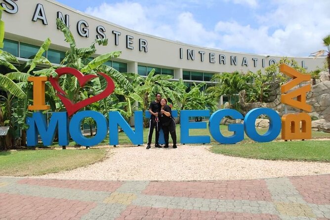 Private Transfer From Montego Bay Airport to Falmouth Trelawny - The helpful extra: practical assistance beyond the drive