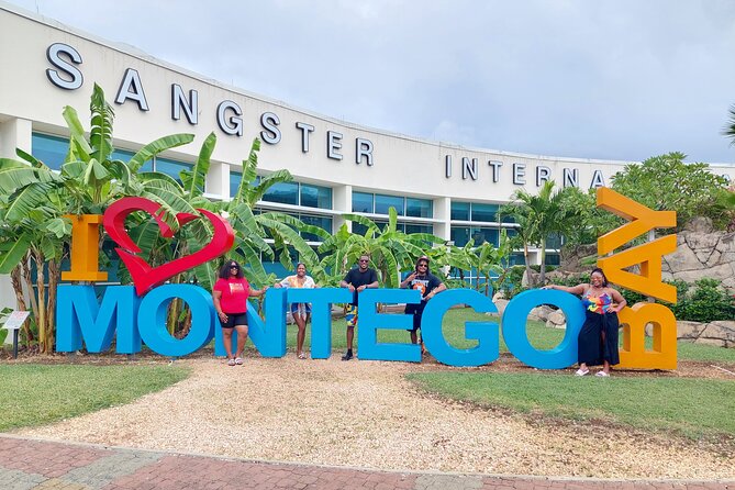 Private Transfer From Montego Bay Airport to Hotels in MontegoBay - Booking a return airport ride