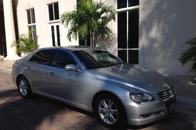 Private Transfer from Montego Bay Airport to Ocho Rios - What the Airport Meeting Really Means
