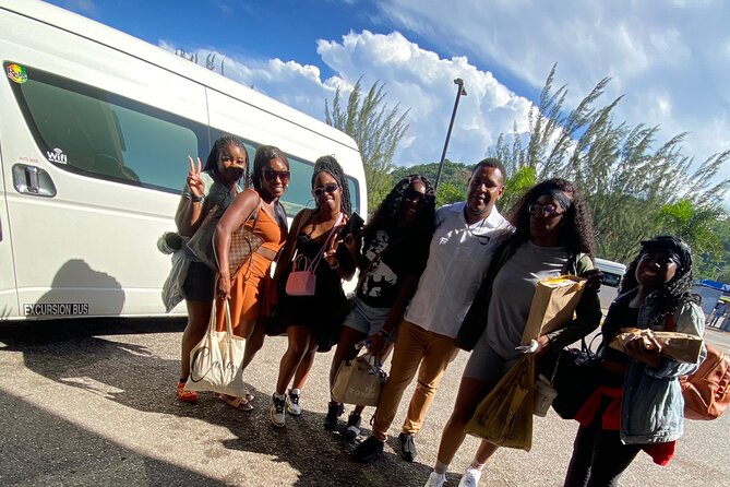 Private Transfer from Sangster Airport to Montego Bay Hotels - What solo passengers and delayed arrivals should know