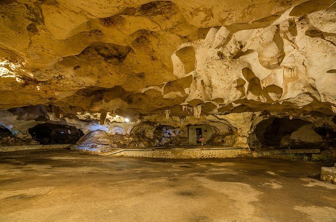 Private transportation from Montego Bay to Green Grotto Caves Attraction - Reaching the cave and heading underground