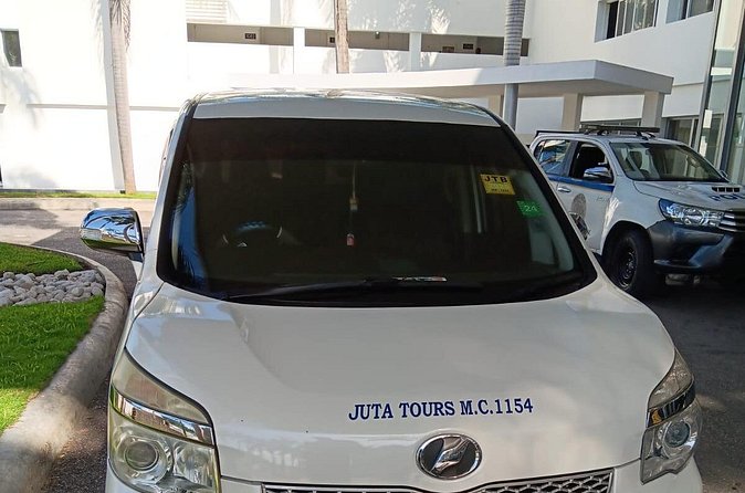 Private Transportation to and from Montego Bay Airports or Hotels - Comfort, group size, and access
