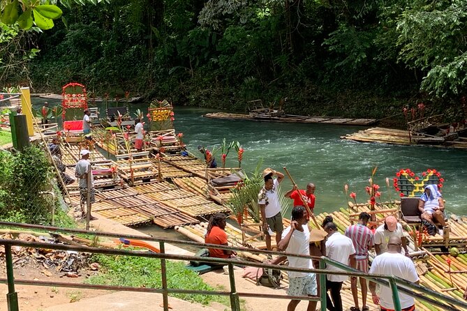 Rafting on the Martha Brae - A slow ride through Jamaica’s interior