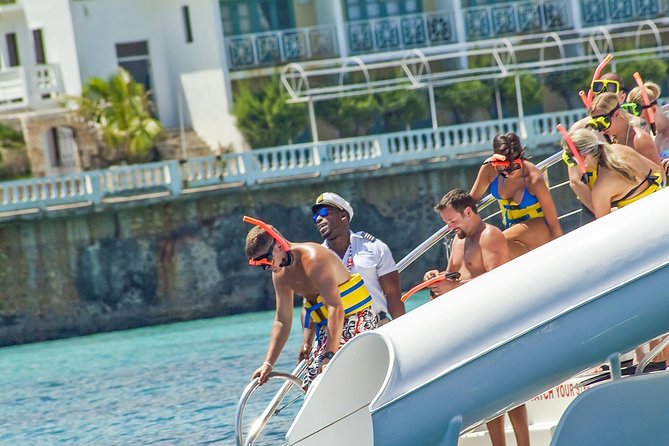Reggae Catamaran and Snorkeling Open Bar Cruise Montego Bay - When the bar opens and the music turns up