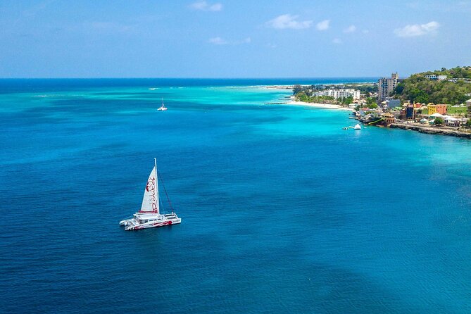 Reggae Catamaran and Snorkeling Open Bar Cruise Montego Bay - Crowding, comfort, and safety