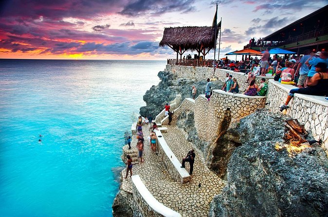 Rick's Cafe and 7 Mile Beach from Montego Bay - What the private van adds to the price