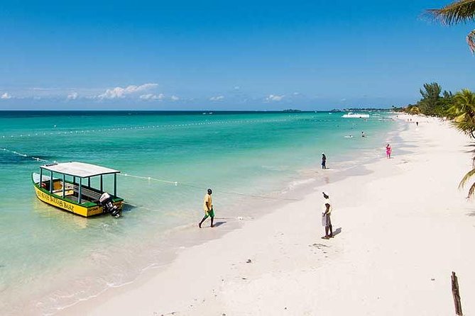 Rick's Café and Seven Mile Beach Private Tour - Two hours beside Seven Mile Beach