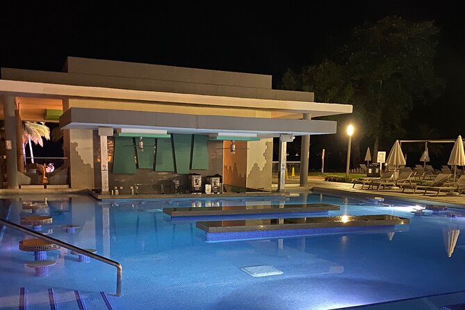 Riu Negril / Riu Palace Tropical Bay Private Airport Transfer - The roughly 90-minute ride to Negril