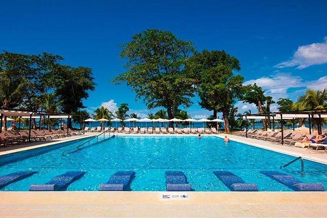 Riu Palace Montego Bay Private Airport Transfer - A Private 25-Minute Ride to Riu Palace Jamaica