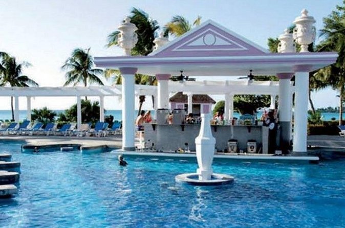 Riu Palace Tropical Bay Resort Private Airport Transfer - How the $60 price works for different parties