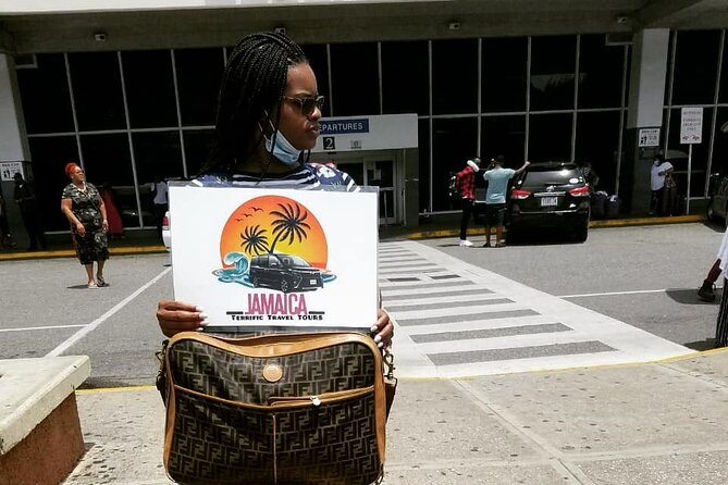 Riu Reggae/Riu Montego Bay/Riu Palace Private Airport Transfer - A quick ride from MBJ to the Riu resorts