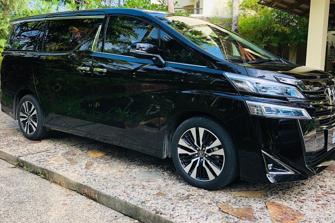 Rose Hall Hotels Private Airport Transfer - The ride through Montego Bay toward Rose Hall