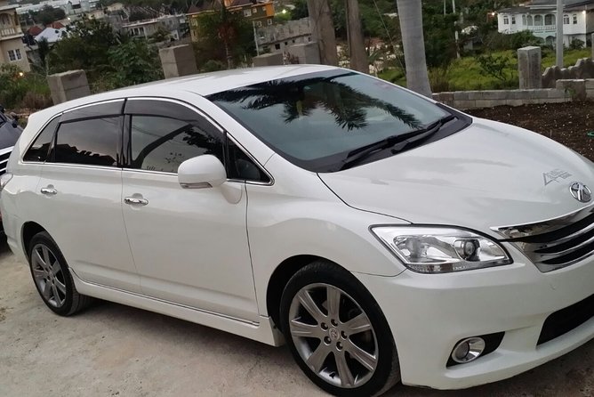 Runaway Bay Hotels Private Transfer - Arrival service and luggage help