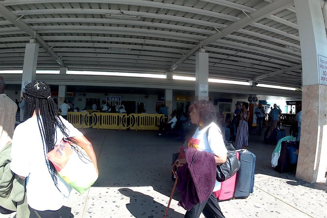 Sangster International Airport Transfer to Hotels (MBJ) Montegobay Jamaica - Finding your driver after landing at Sangster