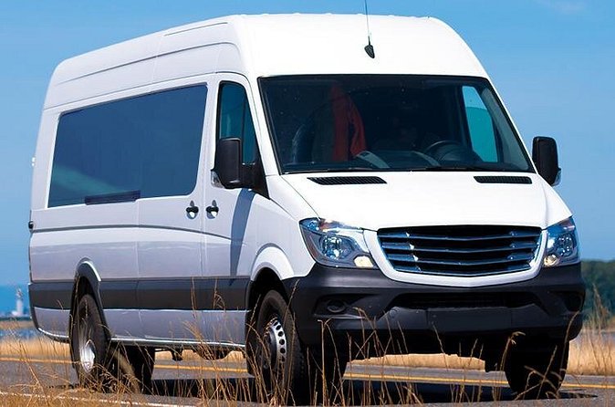 Shared Round-Trip Transfer: Montego Bay International Airport - Who gets the best value from this ride