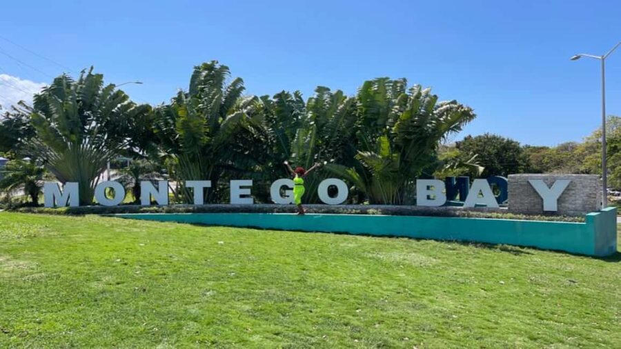 Shopping & Sightseeing Local Guided Tour In Montego Bay - Why this Montego Bay shopping tour works