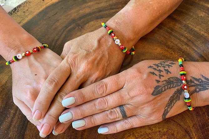 Souvenirs workshop A Mi Mek It! in Montego Bay Jamaica (FR & EN) - Goats, rabbits, ducks, and chickens