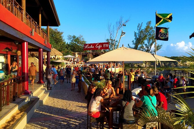 SUNSET PARTY CRUISE Rick's Cafe Ocean Coral / Eden Bay Guests - Group size, comfort, and practical limits